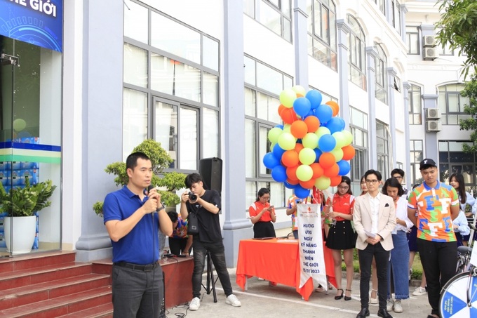 ông Vũ Chí Thành - Hiệu trưởng nhà trường