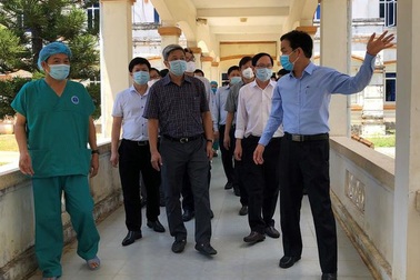 Quảng Ngãi: Thứ trưởng Y tế yêu cầu truy vết F1 tiếp xúc ca mắc Covid-19