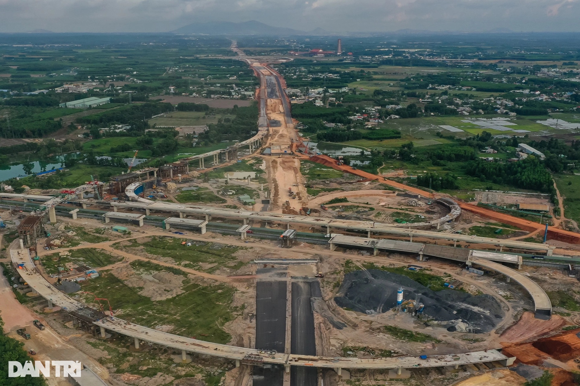 Cao tốc Biên Hòa - Vũng Tàu đoạn qua tỉnh Đồng Nai tăng tốc thi công - 4 Cao tốc Biên Hòa - Vũng Tàu đoạn qua tỉnh Đồng Nai tăng tốc thi công - 4