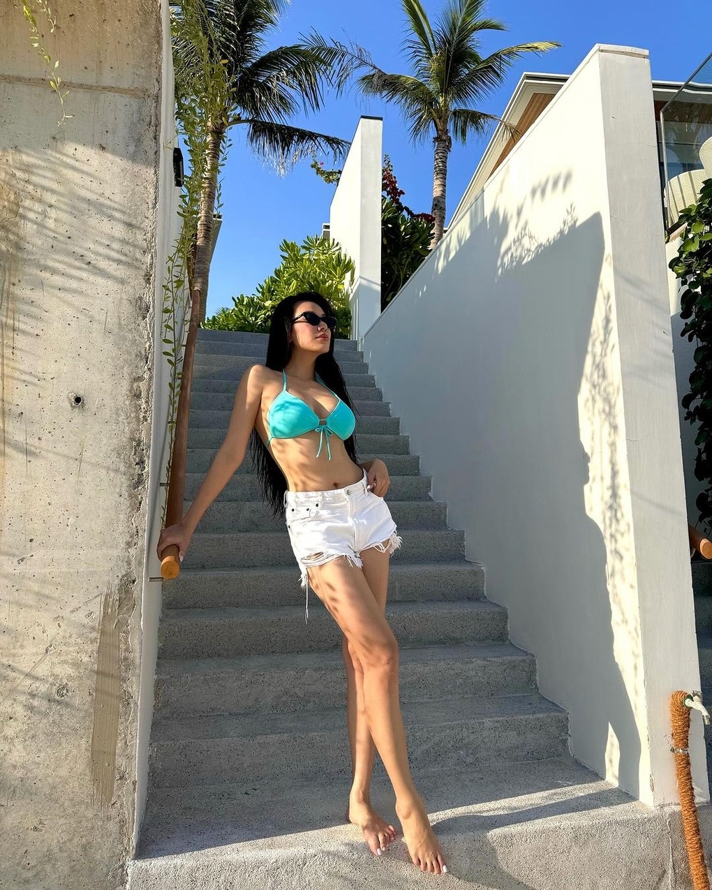 Hoa hậu Kỳ Duyên và dàn sao nữ diện bikini gợi cảm trong kỳ nghỉ lễ - 3 Hoa hậu Kỳ Duyên và dàn sao nữ diện bikini gợi cảm trong kỳ nghỉ lễ - 3