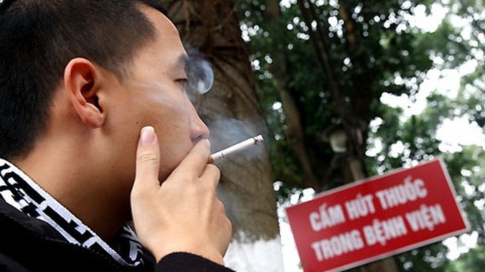 Nghiên cứu cách phạt nguội người hút thuốc lá tại nơi công cộng - Ảnh 4. Nghiên cứu cách phạt nguội người hút thuốc lá tại nơi công cộng - Ảnh 4.