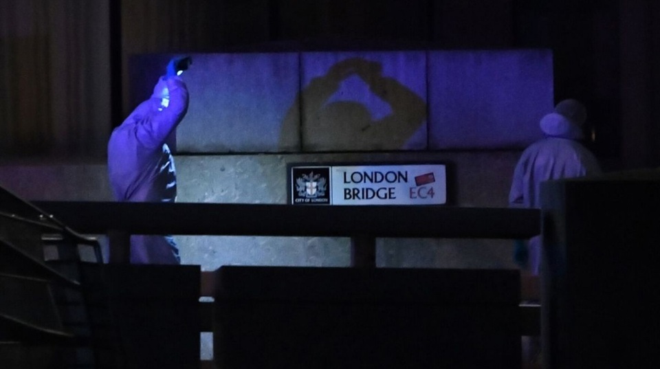 Tấn công khủng bố kinh hoàng ở trung tâm London, 3 người chết - 16 Tấn công khủng bố kinh hoàng ở trung tâm London, 3 người chết - 16