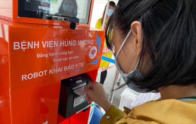 Mỗi bệnh viện luôn sẵn sàng một danh sách bác sĩ, điều dưỡng dự bị, tổ chức tập huấn để họ sẵn sàng tham gia vận hành các trạm y tế lưu động khi được Sở Y tế yêu cầu, cùng với việc sẵn sàng cử lực lượng đi chi viện, hỗ trợ công tác điều trị COVID-19 cho các tỉnh, thành phố ở khu vực phía Nam.