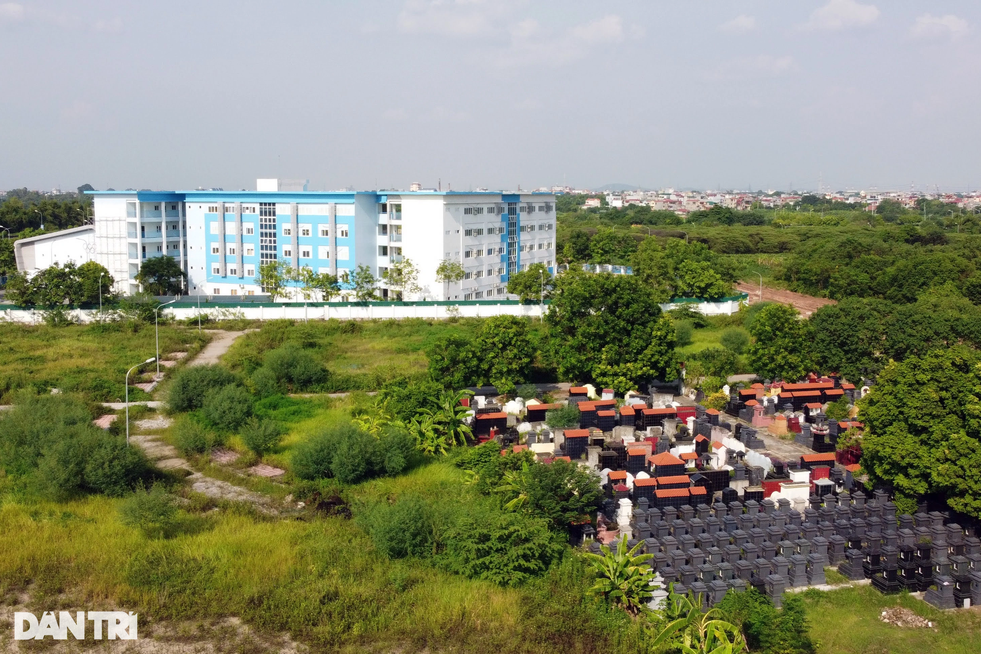 Đất cho trường học, cây xanh ở Hà Nội bị quy hoạch vào nơi có nghĩa trang - 10 Đất cho trường học, cây xanh ở Hà Nội bị quy hoạch vào nơi có nghĩa trang - 10