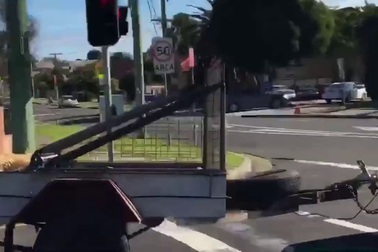 Tậu siêu xe Lamborghini 6 tỷ để... kéo dê