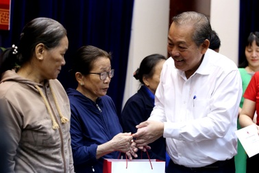 Phó Thủ tướng: Không để công nhân, người nghèo nào không có Tết