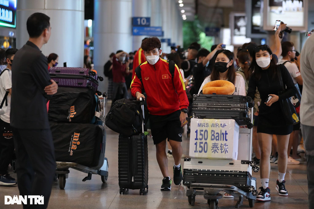 U23 Việt Nam về đến TPHCM sau hành trình tại giải U23 châu Á - 1 U23 Việt Nam về đến TPHCM sau hành trình tại giải U23 châu Á - 1