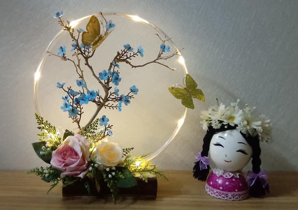 Người phụ nữ phù phép cho rác thải nhựa thành những tác phẩm đẹp mắt - 5 Người phụ nữ phù phép cho rác thải nhựa thành những tác phẩm đẹp mắt - 5