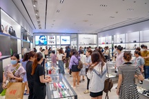 Tấp nập săn "Quà sale siêu hạng" tại Vincom Black Friday 2023