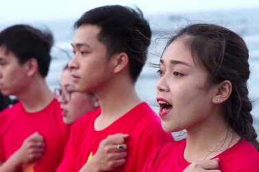 Video đoạt giải nhất cuộc thi sáng tác video, clip hát Quốc ca