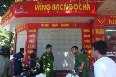 Lời khai của hai đối tượng bán vàng giả bị chủ tiệm vàng tóm gọn