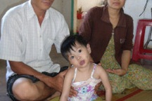 "Cố gắng thở đi con ơi, mẹ xin con!”