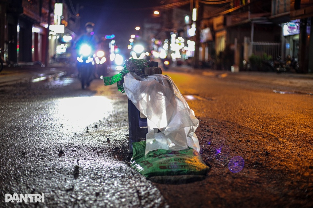 TPHCM mưa ngập nhiều tuyến đường, Bắc Bộ cũng sắp mưa dông - 2 TPHCM mưa ngập nhiều tuyến đường, Bắc Bộ cũng sắp mưa dông - 2