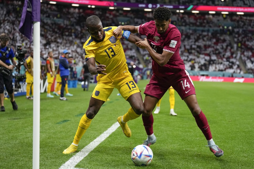 Chủ nhà Qatar thua dễ dàng: Đồng tiền không thể nói năng - 1 Chủ nhà Qatar thua dễ dàng: Đồng tiền không thể nói năng - 1