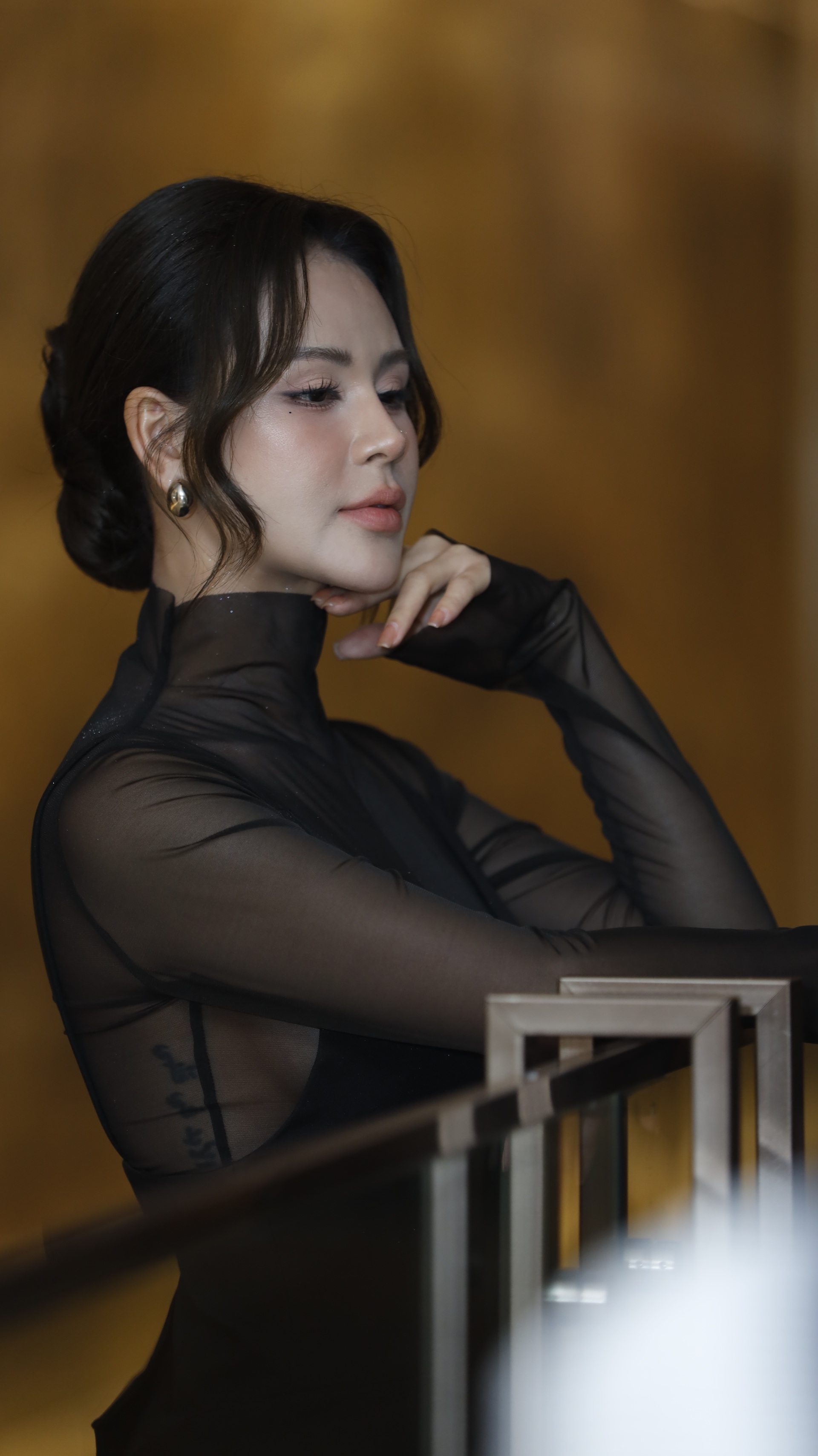 Lương Thu Trang ngoại tình, bị Duy Hưng tát sưng mặt trong phim VTV - 2 Lương Thu Trang ngoại tình, bị Duy Hưng tát sưng mặt trong phim VTV - 2