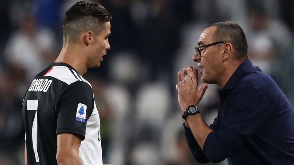 C.Ronaldo giật dây, khiến HLV Sarri bị sa thải? - 1 C.Ronaldo giật dây, khiến HLV Sarri bị sa thải? - 1