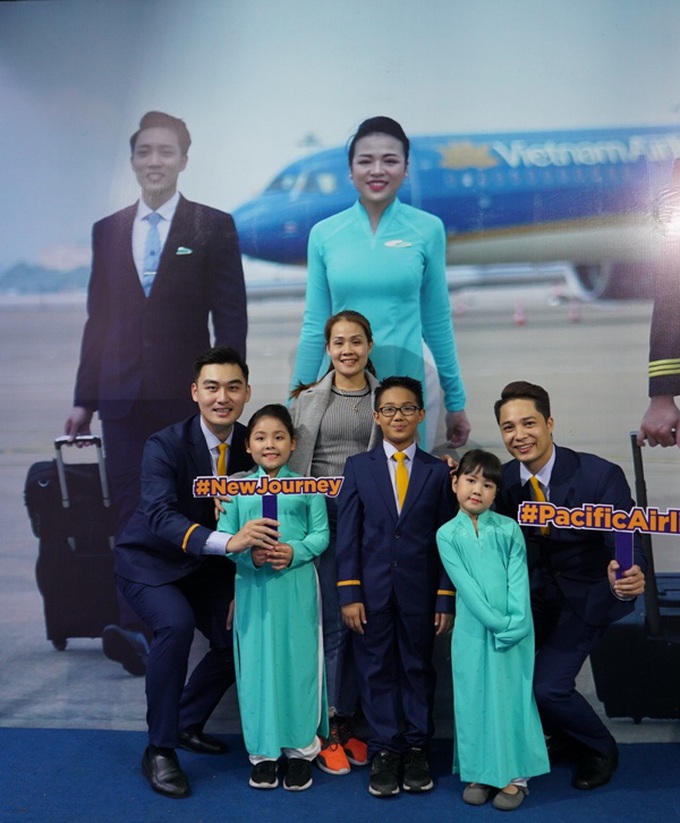 Người dân thủ đô nao nức tham gia Vietnam Airlines Festa tháng 10 - Ảnh 2.