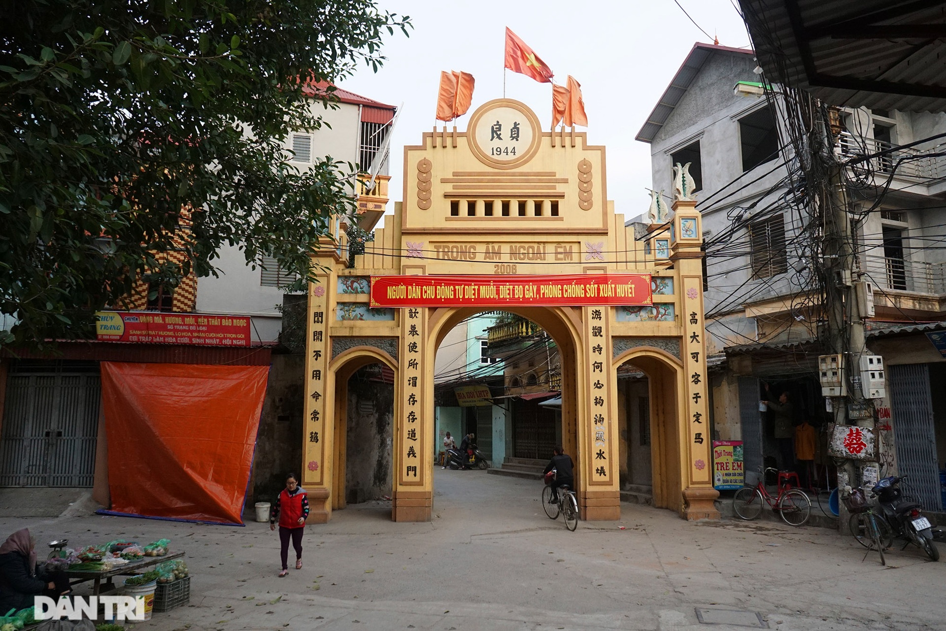 Những cổng làng tuyệt đẹp còn lại ở nông thôn miền Bắc - 8