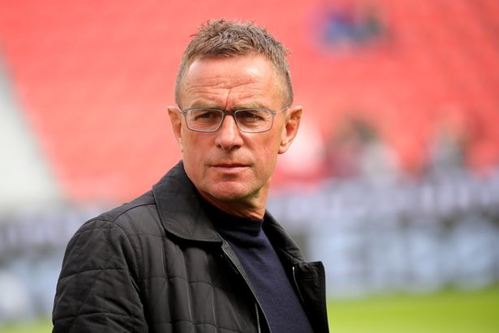 Lộ mức lương khổng lồ của HLV Rangnick ở Man Utd - 2 Lộ mức lương khổng lồ của HLV Rangnick ở Man Utd - 2