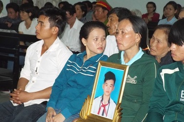 Nam thiếu niên chết sau khi làm việc với công an xã