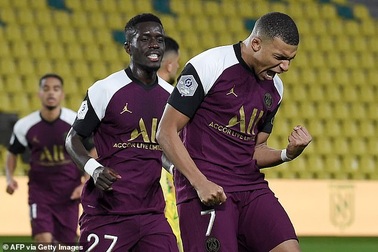 Mbappe tỏa sáng giúp PSG tiếp tục dẫn đầu Ligue 1