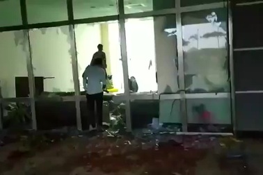 Video ghi lại cảnh bạo loạn tại nhà máy lắp ráp iPhone ở Ấn Độ