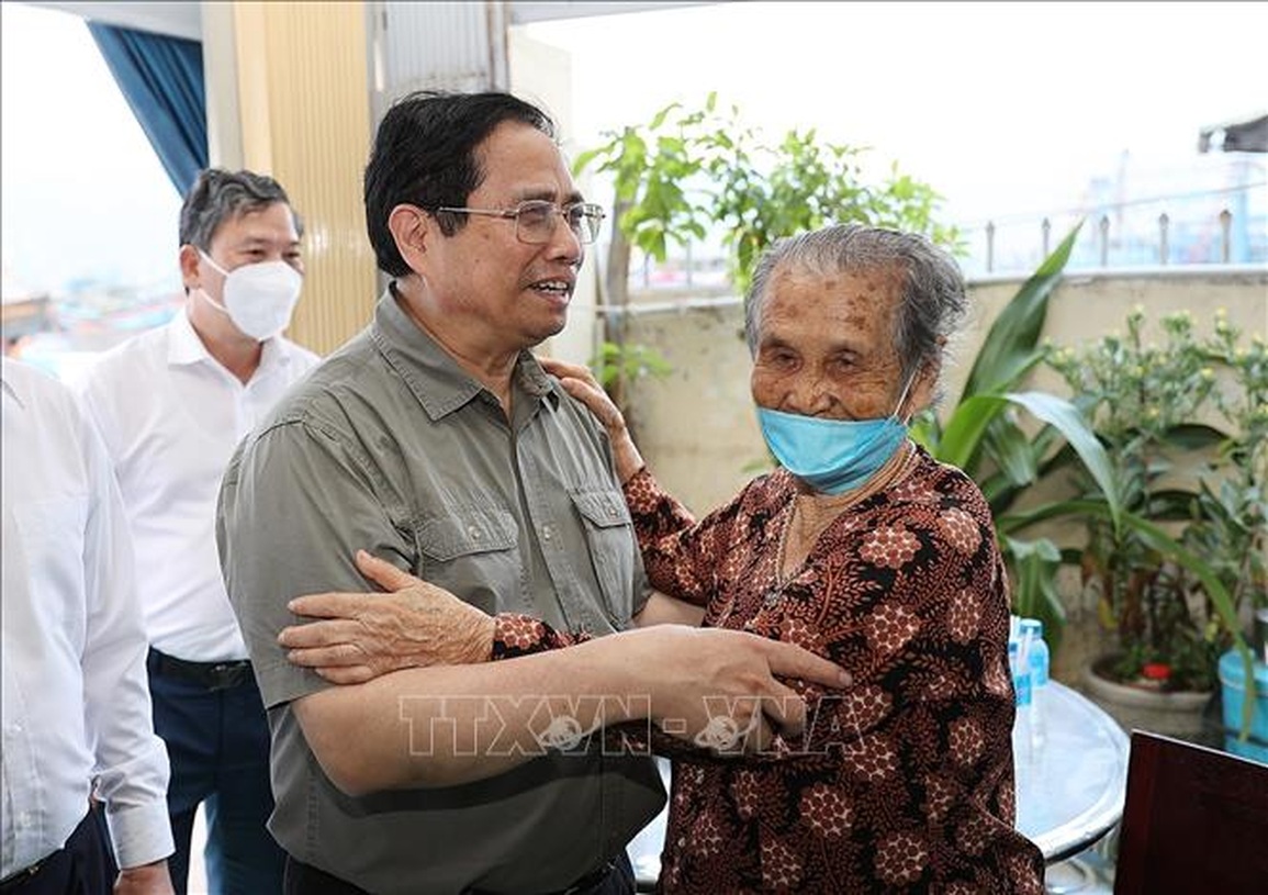 Thủ tướng thăm Trung đoàn không quân 937, khảo sát sân bay quân sự - 3 Thủ tướng thăm Trung đoàn không quân 937, khảo sát sân bay quân sự - 3