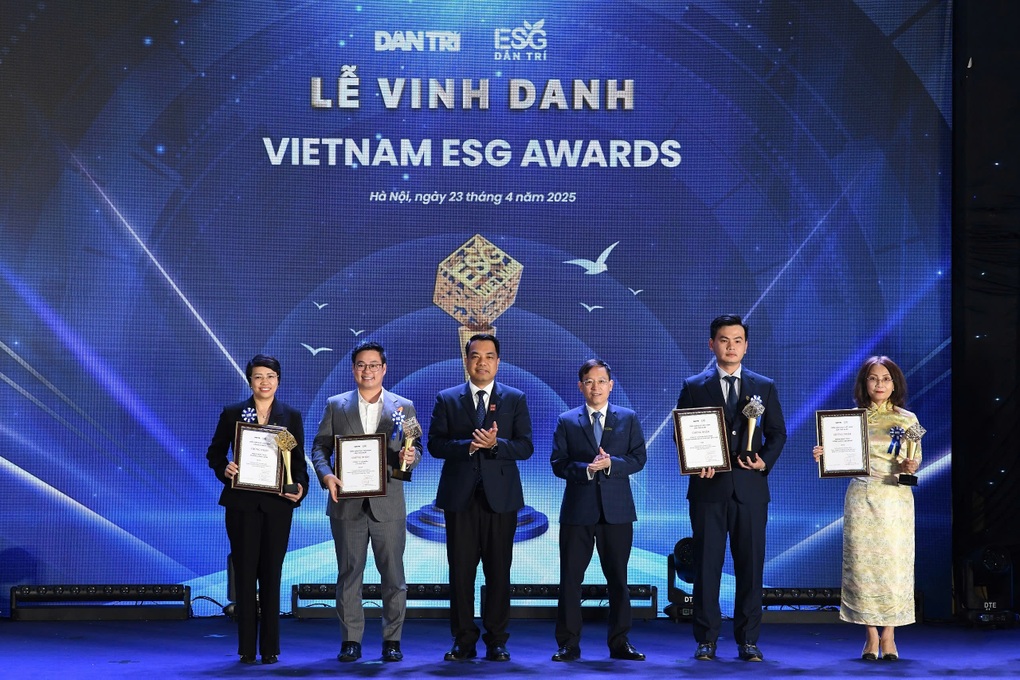 Vietnam ESG Awards lần thứ nhất: 31 đơn vị được vinh danh - 5 Vietnam ESG Awards lần thứ nhất: 31 đơn vị được vinh danh - 5