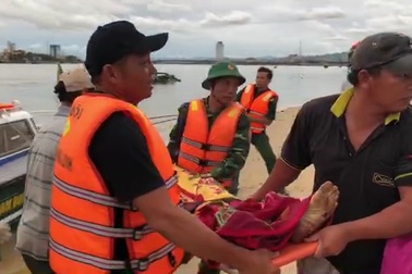 Ròng rọc tàu cá rơi trúng người ngư dân gây tử vong