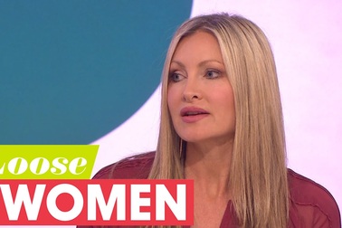 Caprice Bourret quyến rũ trên truyền hình