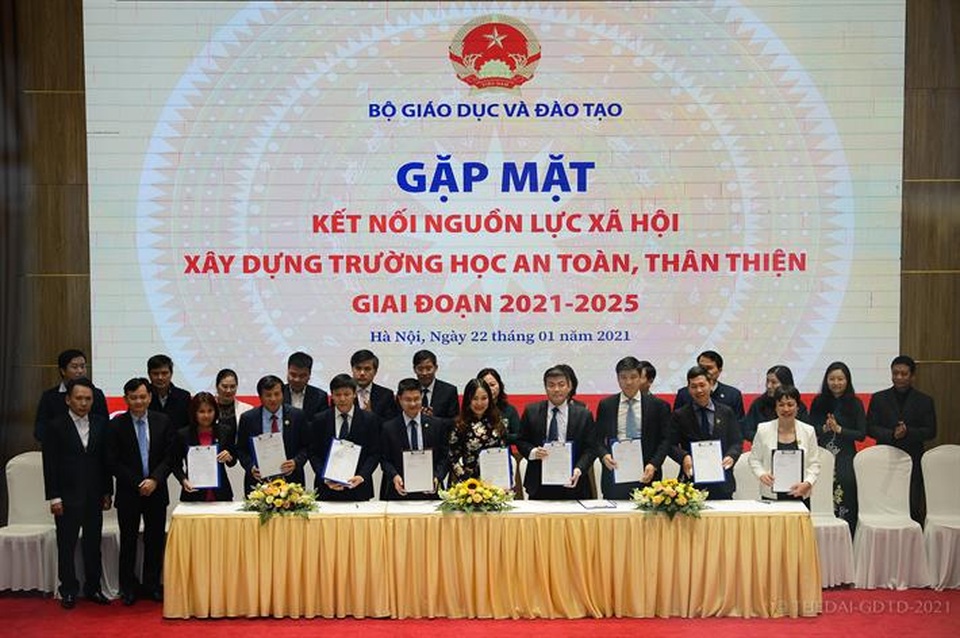 Kết nối nguồn lực xây dựng trường học an toàn, xóa nhà vệ sinh tạm bợ - 1 Kết nối nguồn lực xây dựng trường học an toàn, xóa nhà vệ sinh tạm bợ - 1