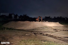 Khai thác cát trái phép giữa lòng thành phố Quảng Ngãi