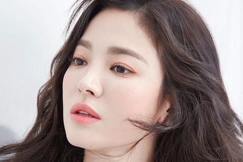 Nhiều tờ báo của Hàn bị phạt vì tung tin về vụ ly hôn của Song Hye Kyo