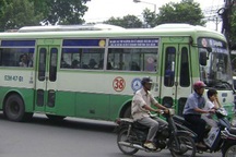 Vẫn cấm quảng cáo trên xe buýt