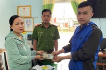 Nhân viên giao hàng bất ngờ nhận lại gần 40 triệu đồng đánh rơi