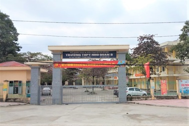 Nam sinh trung học bị bạn cùng lớp đâm tử vong