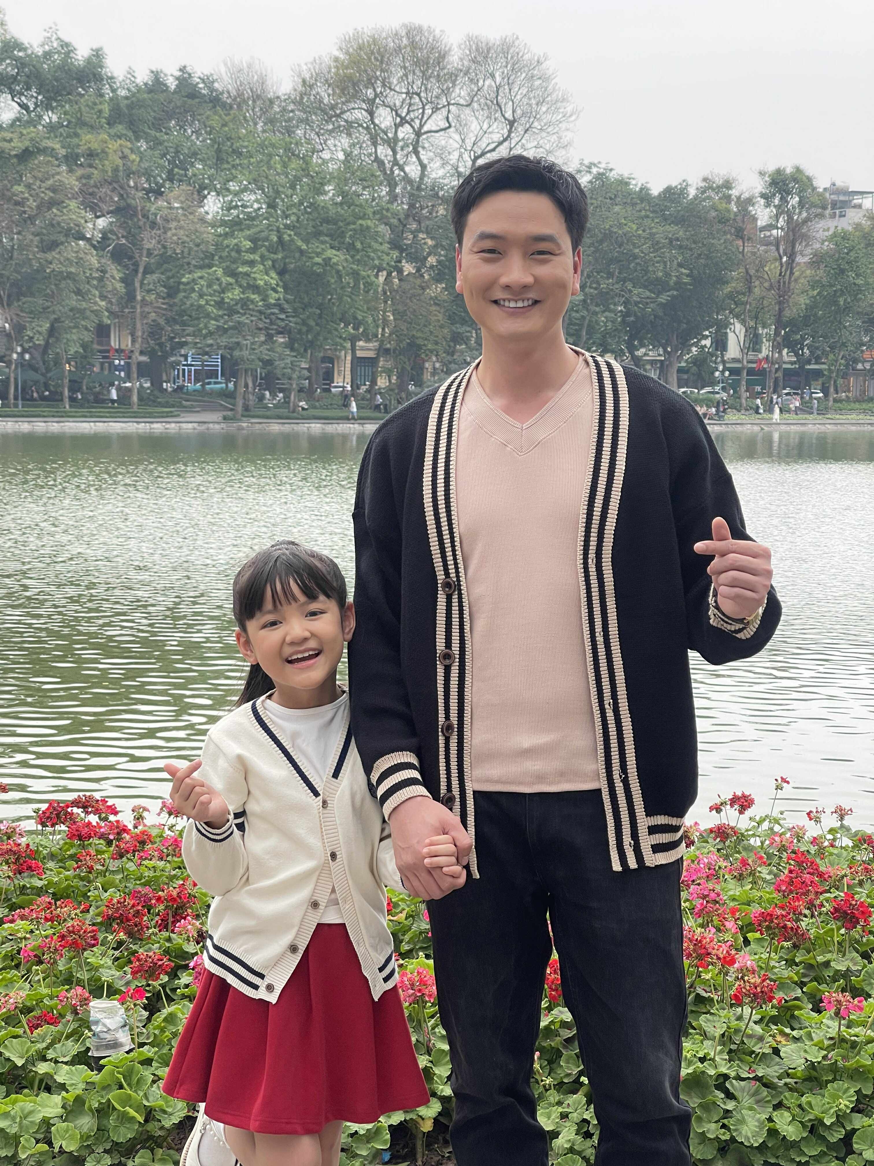 Trọng Lân tuổi 32: Không sợ vợ ghen “cảnh nóng”, hạnh phúc khi sắp làm cha - 4 Trọng Lân tuổi 32: Không sợ vợ ghen “cảnh nóng”, hạnh phúc khi sắp làm cha - 4