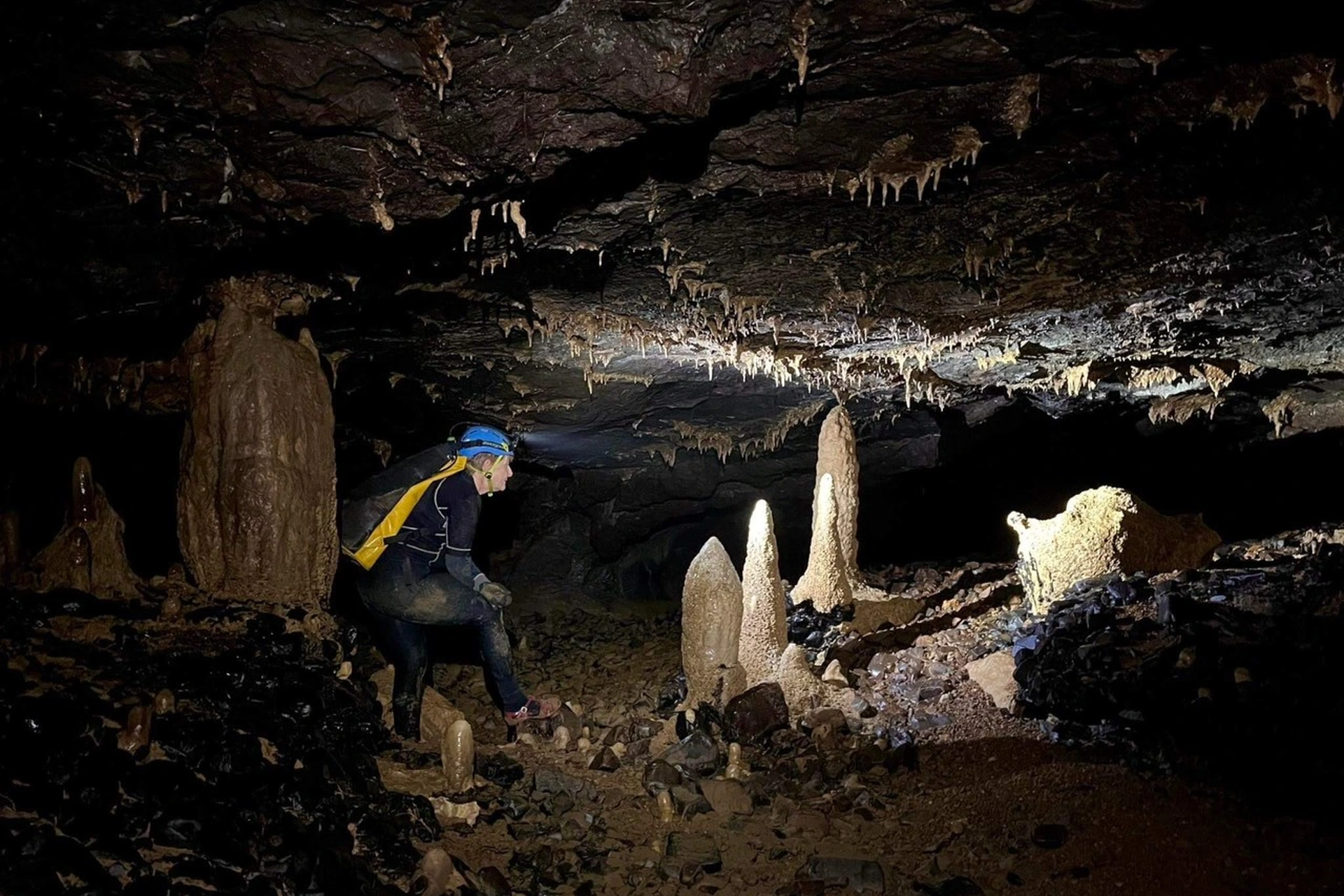 Khám phá 22 hang động kỳ vĩ mới được phát hiện tại Quảng Bình - 10