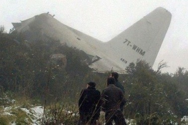 1 người sống sót kỳ diệu trong vụ rơi máy bay tại Algeria