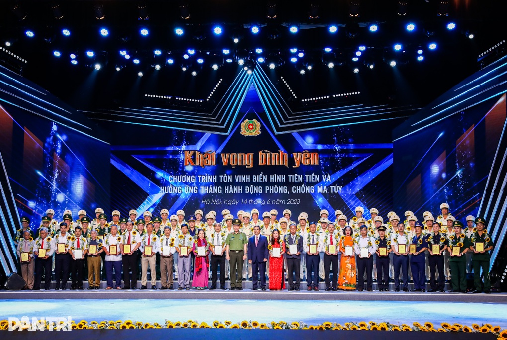 Thủ tướng: Tội phạm ma túy ngày nay mang tính quốc tế cao hơn - 2 Thủ tướng: Tội phạm ma túy ngày nay mang tính quốc tế cao hơn - 2