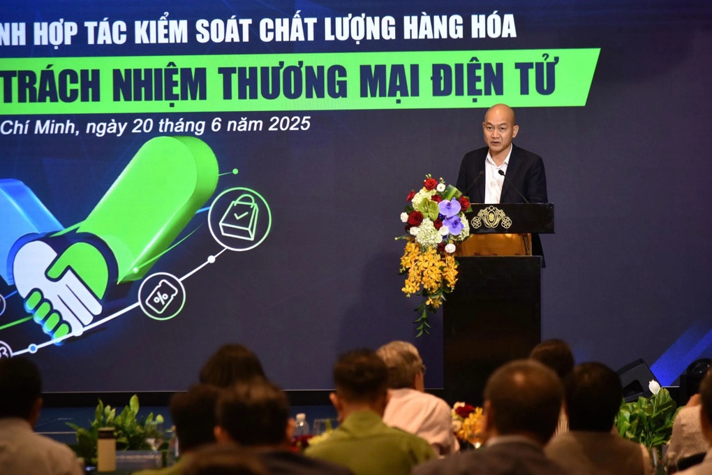 Thực phẩm “dỏm” len lỏi qua sàn thương mại điện tử, TPHCM đối phó thế nào? - 1 Thực phẩm “dỏm” len lỏi qua sàn thương mại điện tử, TPHCM đối phó thế nào? - 1