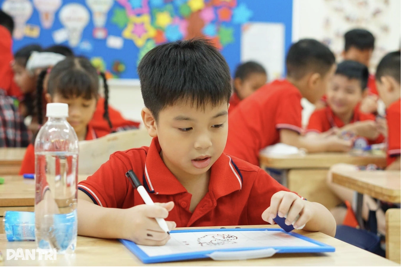 ប្រតិទិនសាលាឆ្នាំ 2024 សម្រាប់ 63 ខេត្ត ក្រុង ហាណូយមិនទាន់បញ្ចប់នៅឡើយ - 1 Lịch tựu trường năm 2024 của 63 tỉnh thành, Hà Nội chưa chốt - 1