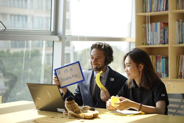 Cùng tháo gỡ bài toán “học tiếng Anh trực tuyến” mùa dịch Covid-19