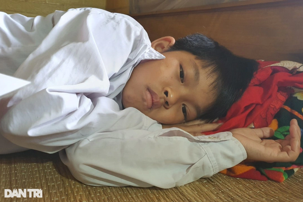 Xót xa 2 đứa trẻ hiếu học cùng bị tan máu bẩm sinh khao khát được sống - 1 Xót xa 2 đứa trẻ hiếu học cùng bị tan máu bẩm sinh khao khát được sống - 1