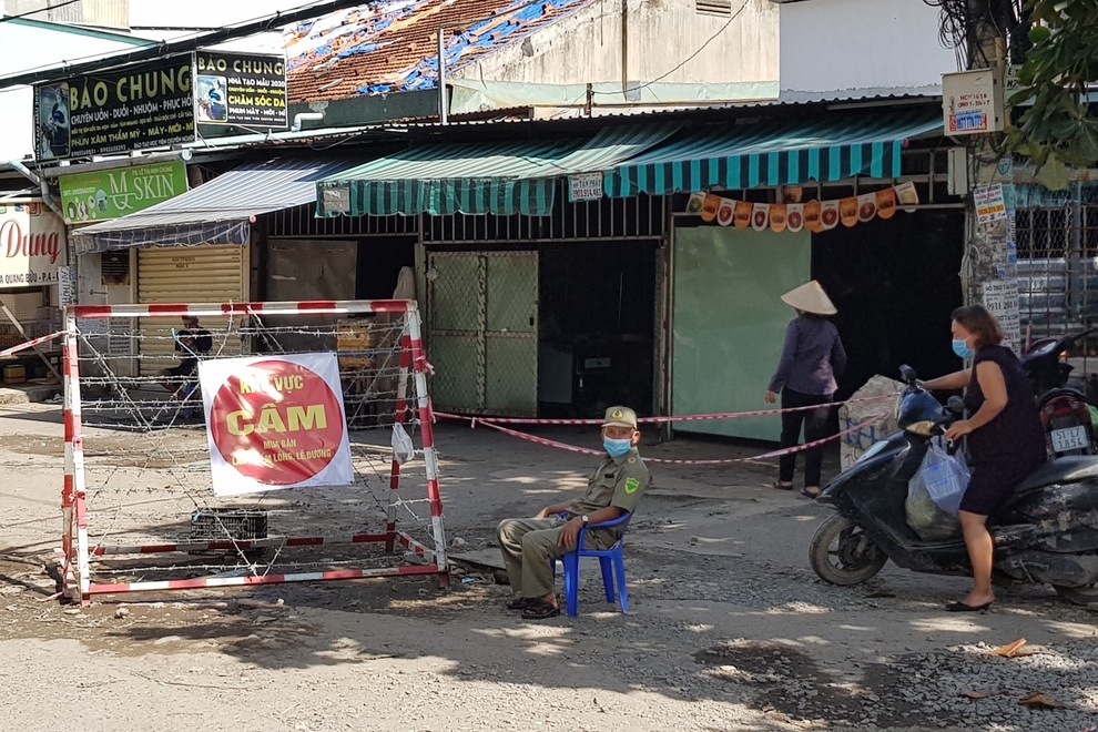 TPHCM: Khẩn cấp tìm người đến khu chợ ở quận Bình Tân và chợ Bình Đông - 2 TPHCM: Khẩn cấp tìm người đến khu chợ ở quận Bình Tân và chợ Bình Đông - 2