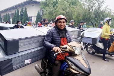 2.000 công nhân bất ngờ nhận quà "to đùng": Thưởng Tết bằng sản phẩm?