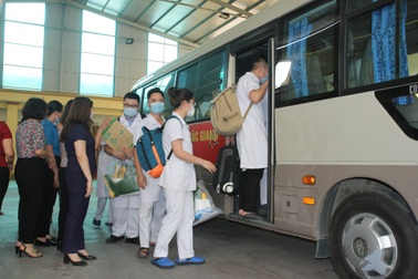 Yên Bái tiếp tục gửi cán bộ y tế hỗ trợ Bắc Giang chống dịch