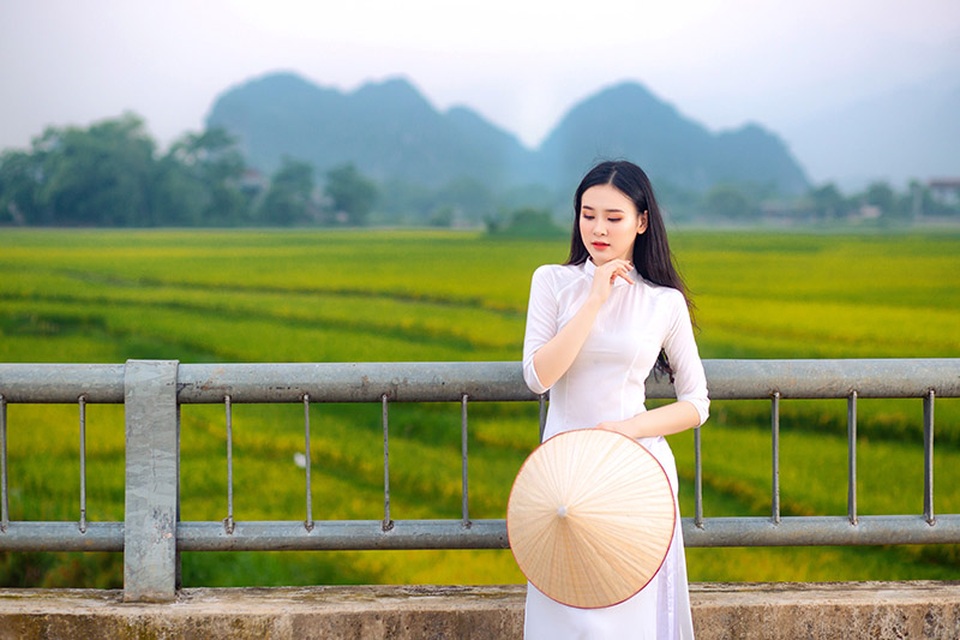 Á khôi Sinh viên Việt Nam khoe nét xuân thì bên cánh đồng lúa - 6 Á khôi Sinh viên Việt Nam khoe nét xuân thì bên cánh đồng lúa - 6