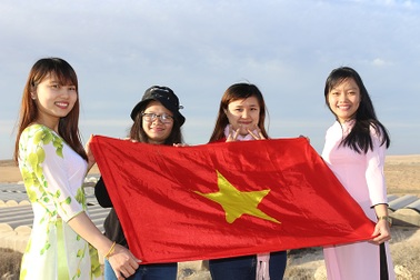 Du học sinh Việt khắp 5 châu gửi lời chúc Tết về quê nhà