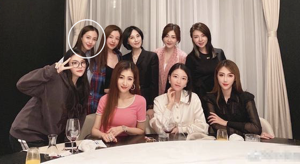 Angelababy lộ gương mặt kém sắc, mệt mỏi vì thiếu lớp trang điểm - 4